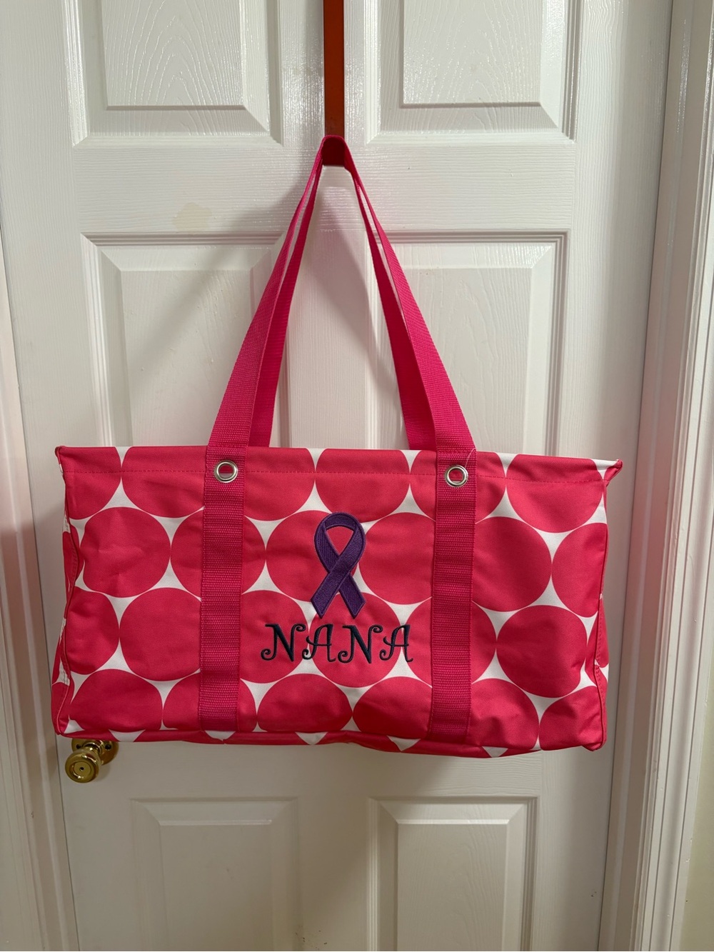 31 cares large utility tote with snap in pockets